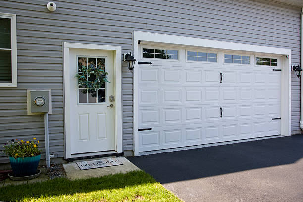 24/7 Emergency Garage Door Roller Replacement experts in San Fernando, CA